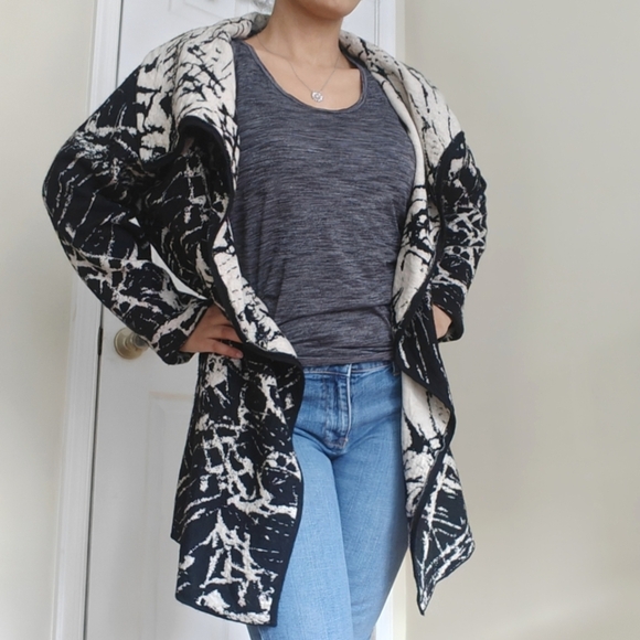 Damask Size Medium Merino Wool Cotton Cardigan Geometric Abstract‎ Black White - Picture 1 of 8